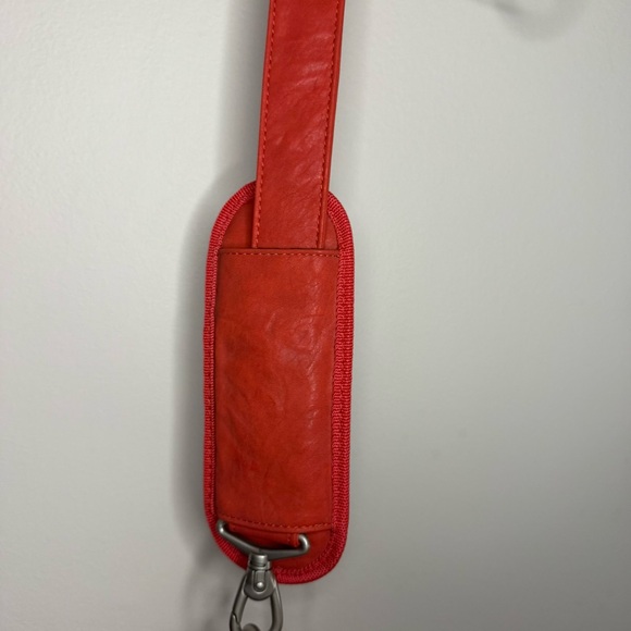 Kelly Moore Camera Hobo Bag Salmon Color Leather Purse Shoulder Strap Y2K - Picture 4 of 6